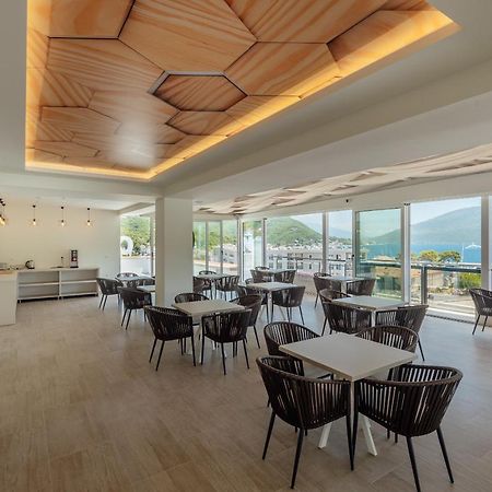 Centar Novi Hotell Herceg Novi Exteriör bild