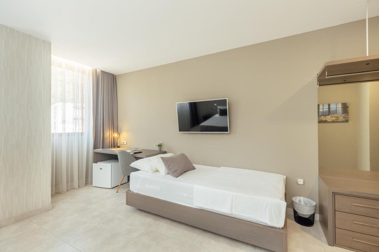 Centar Novi Hotell Herceg Novi Exteriör bild