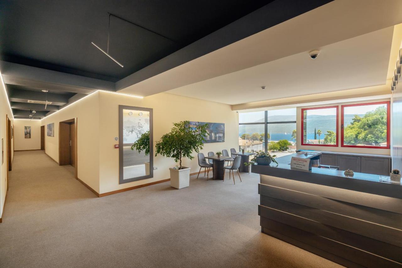 Centar Novi Hotell Herceg Novi Exteriör bild