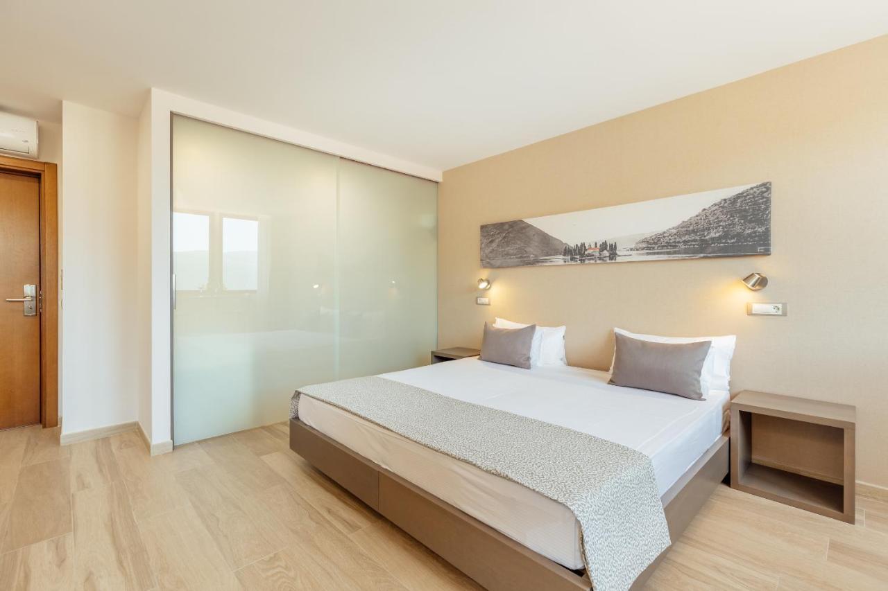 Centar Novi Hotell Herceg Novi Exteriör bild
